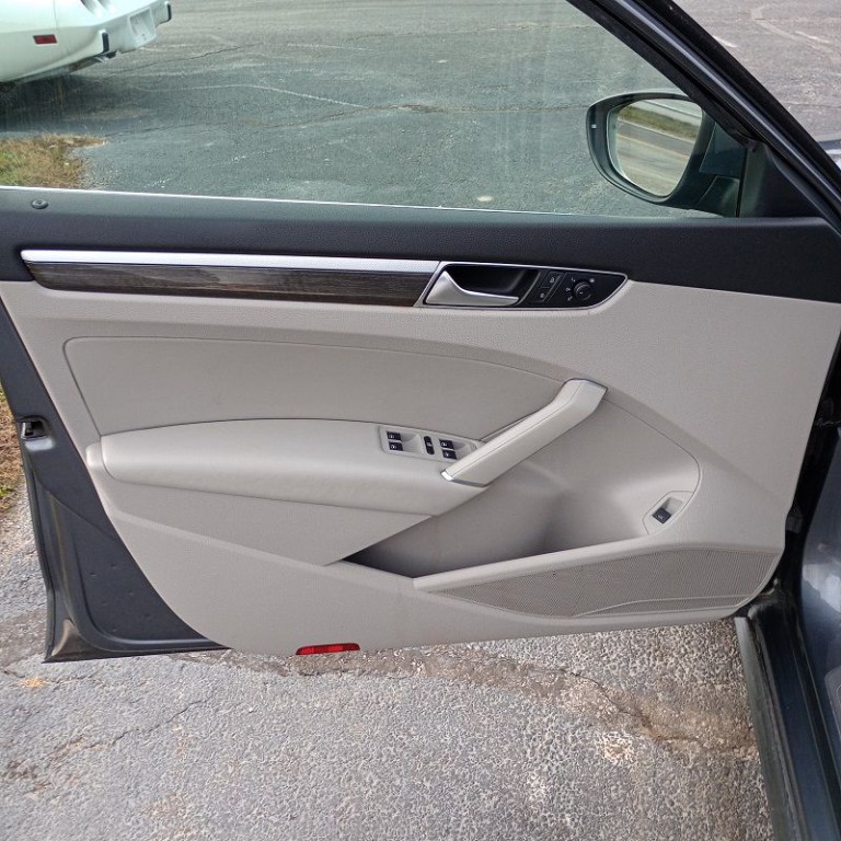 2018 Volkswagen Passat Image 11