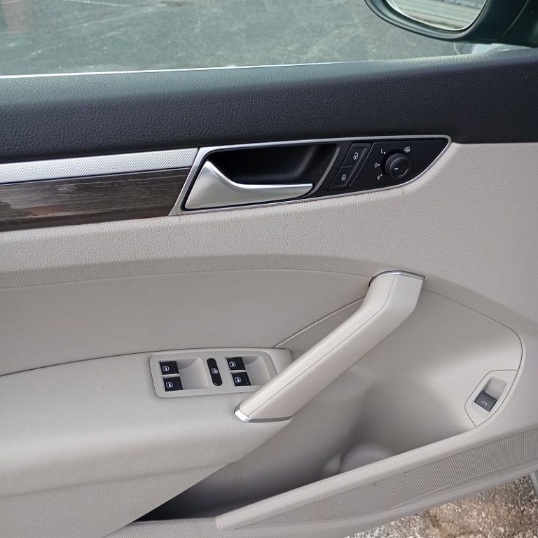 2018 Volkswagen Passat Image 12