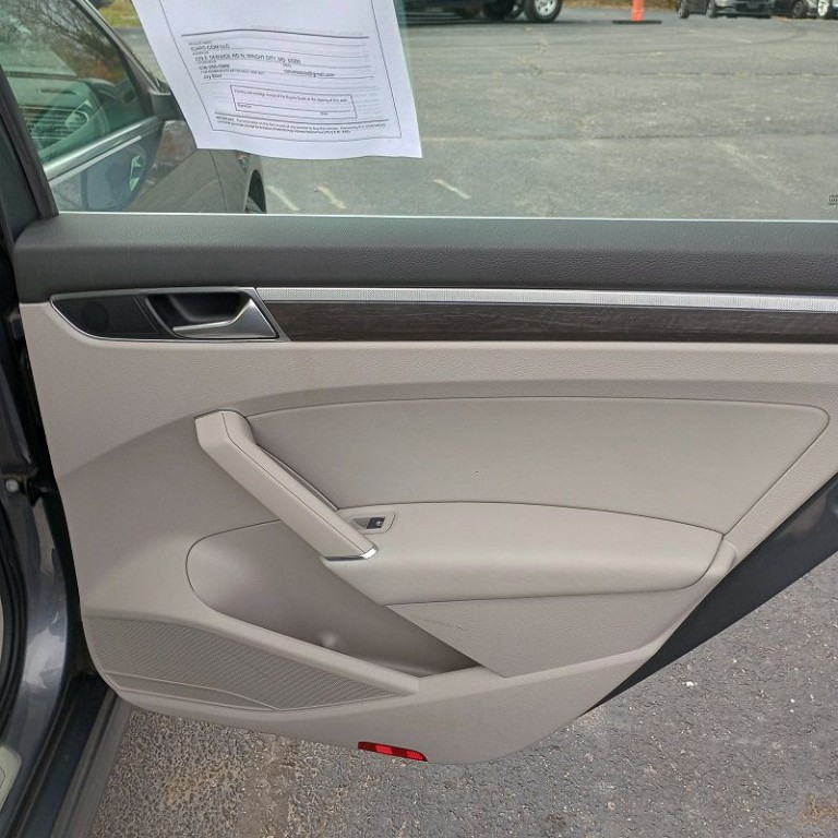 2018 Volkswagen Passat Image 19