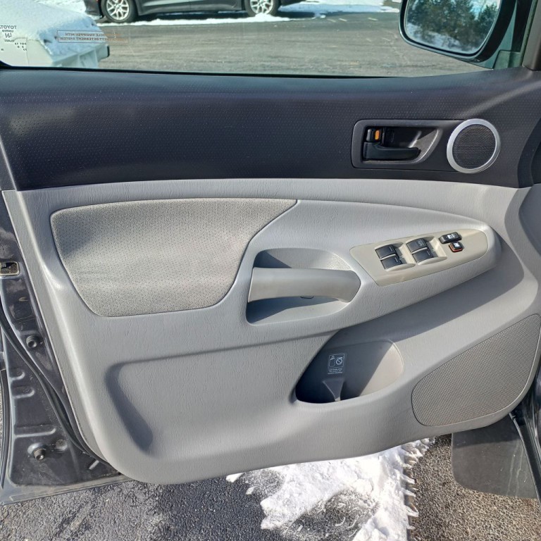 2010 Toyota Tacoma Image 11