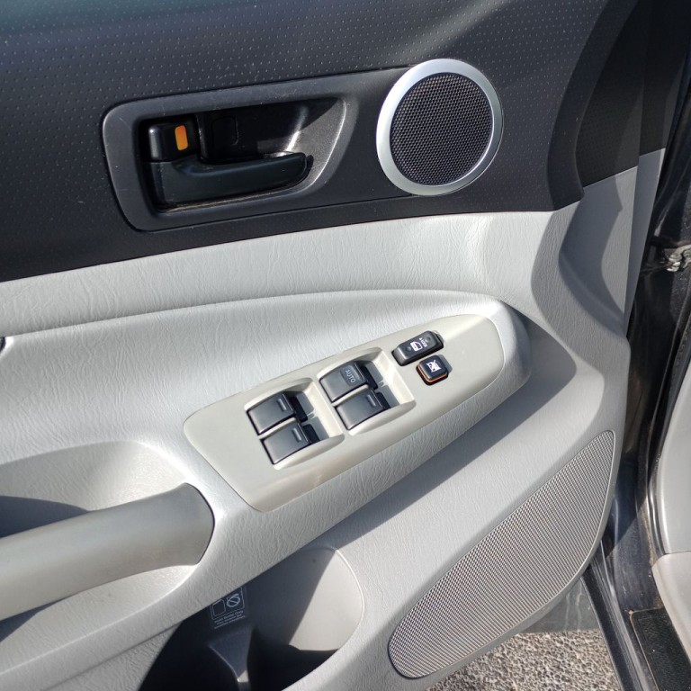 2010 Toyota Tacoma Image 12