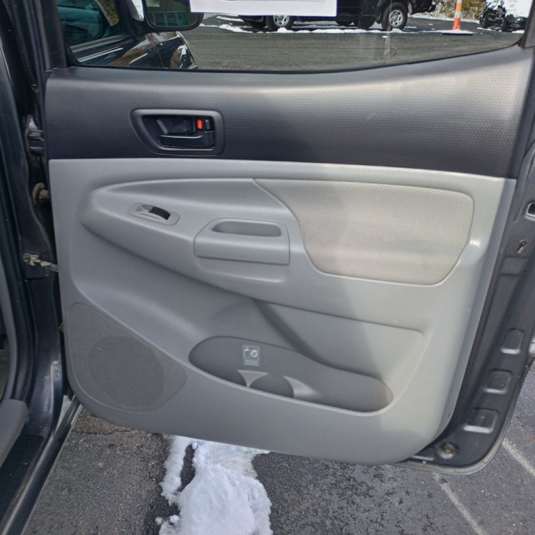 2010 Toyota Tacoma Image 19