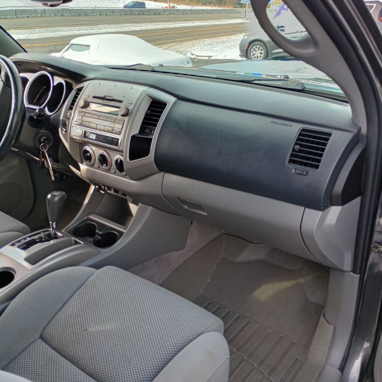 2010 Toyota Tacoma Image 21