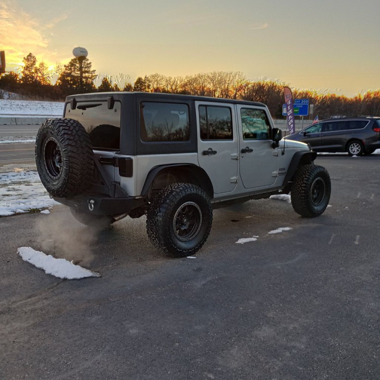 2011 Jeep Wrangler Unlimited Image 5