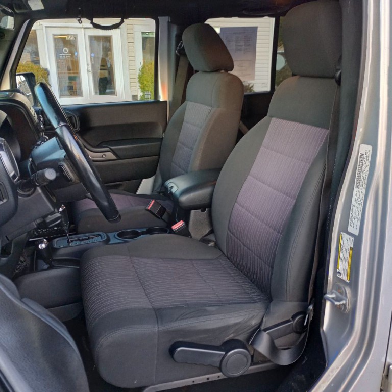 2011 Jeep Wrangler Unlimited Image 12