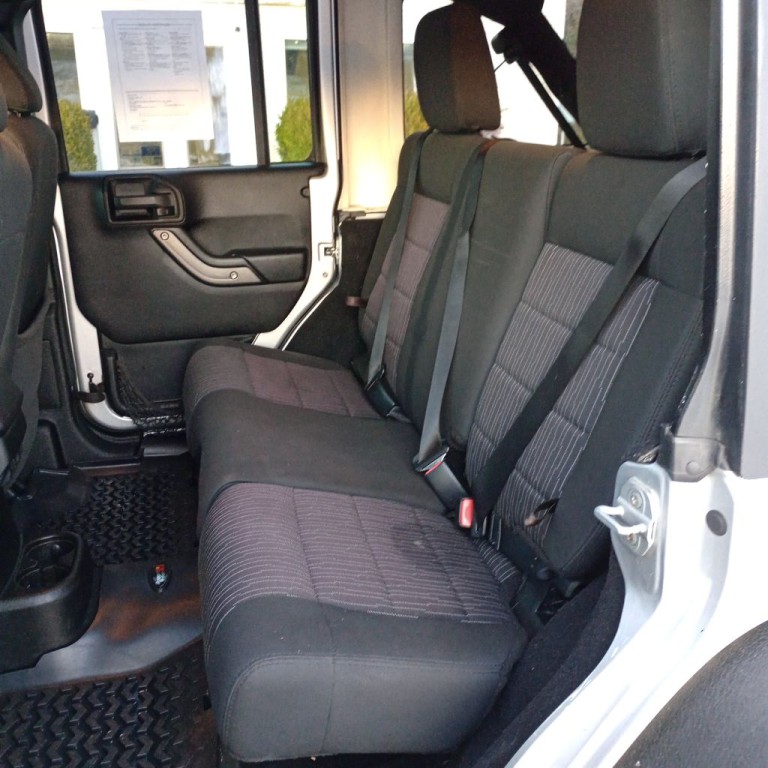 2011 Jeep Wrangler Unlimited Image 14