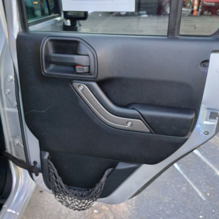 2011 Jeep Wrangler Unlimited Image 16