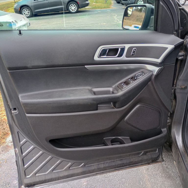 2013 Ford Explorer Image 11