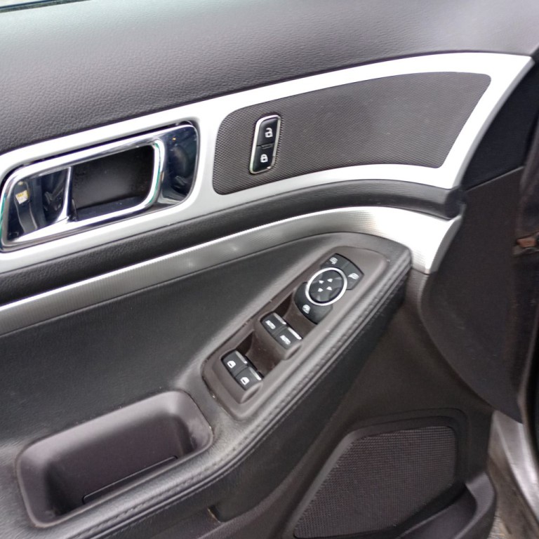 2013 Ford Explorer Image 12