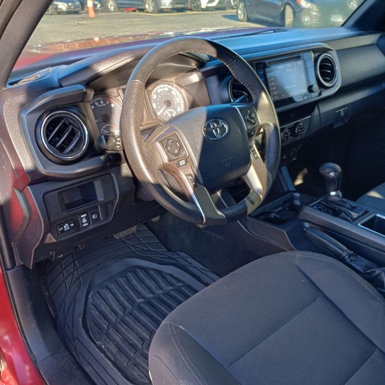 2019 Toyota Tacoma Image 9