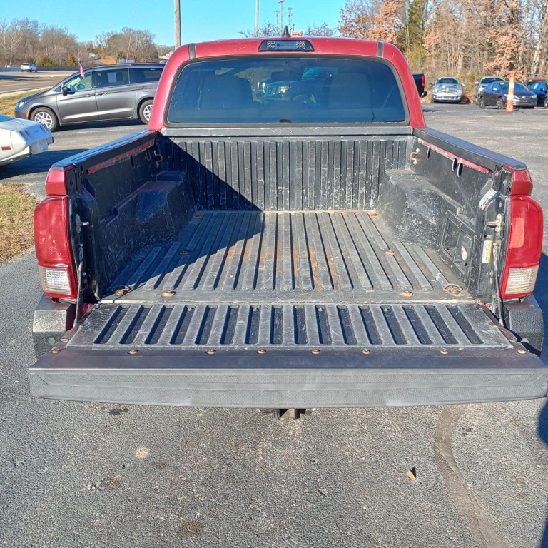 2019 Toyota Tacoma Image 18