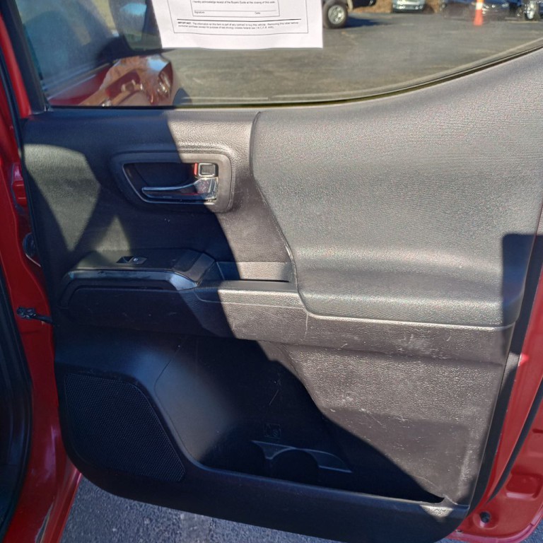 2019 Toyota Tacoma Image 19