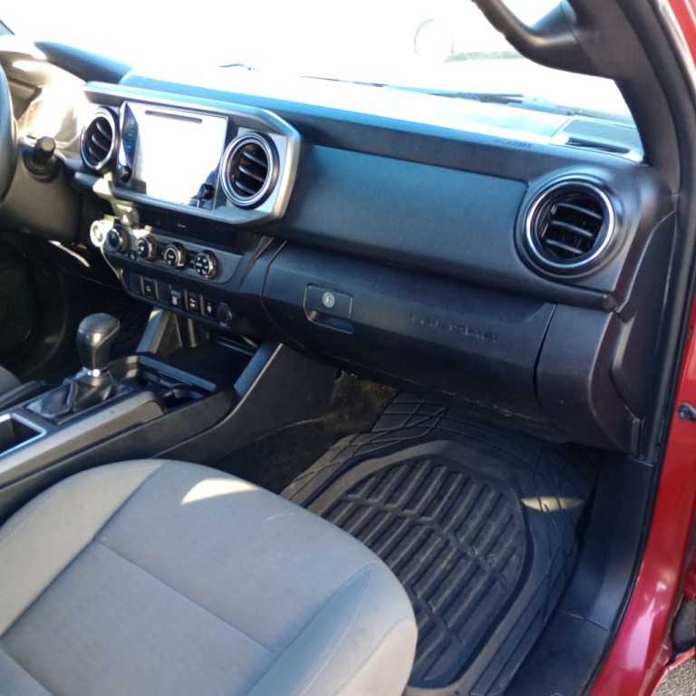 2019 Toyota Tacoma Image 21