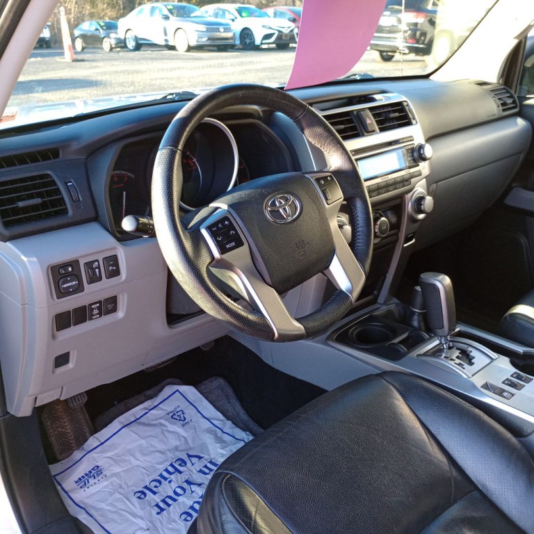 2011 Toyota 4Runner Image 9