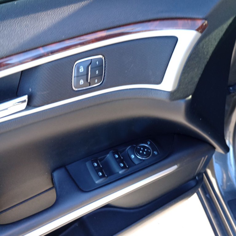 2016 Lincoln MKZ Image 12