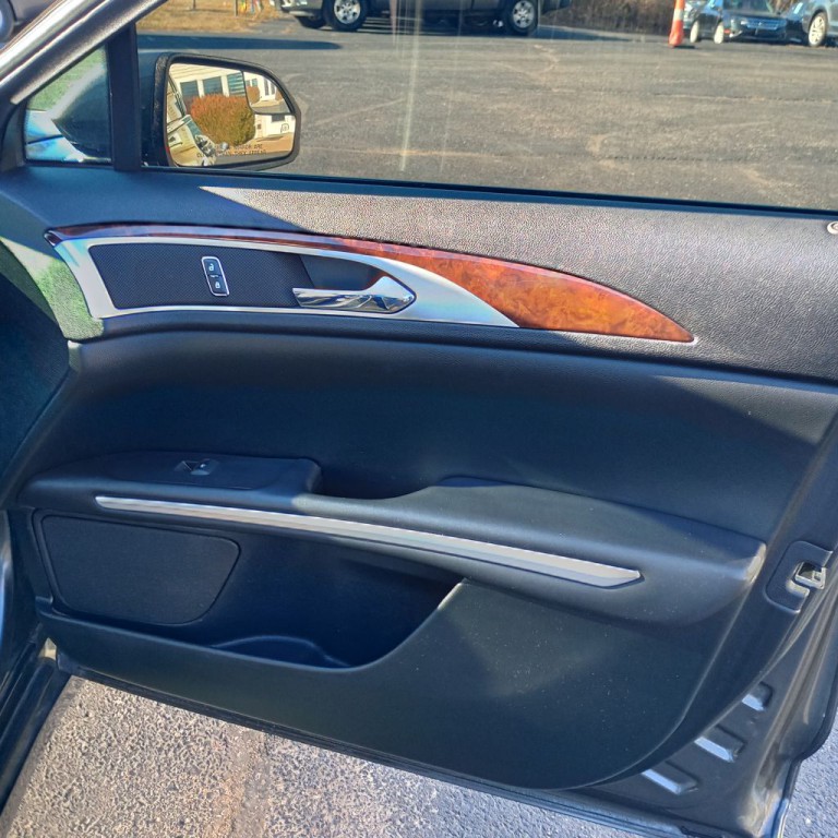 2016 Lincoln MKZ Image 22