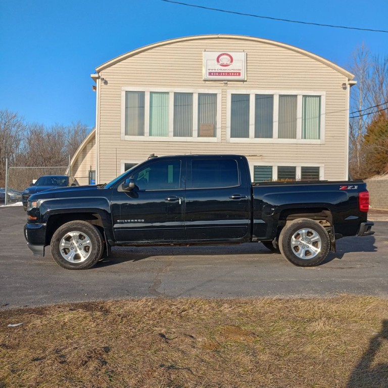 2018 Chevrolet Silverado 1500 Image 2