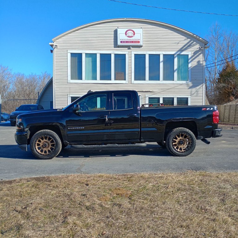 2018 Chevrolet Silverado 1500 Image 2