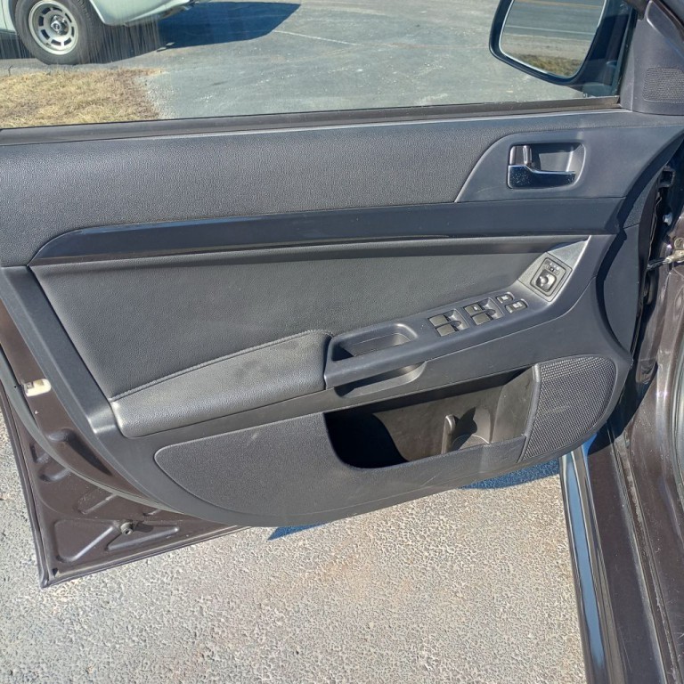 2012 Mitsubishi Lancer Image 11