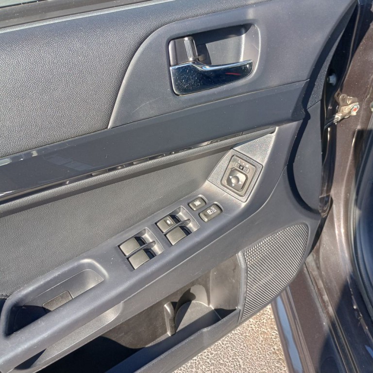 2012 Mitsubishi Lancer Image 12