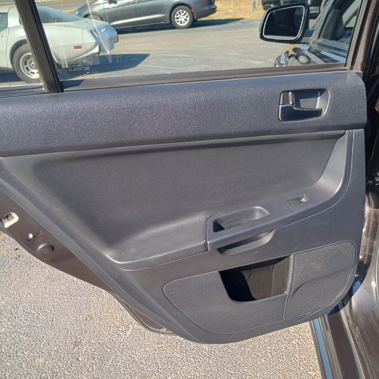 2012 Mitsubishi Lancer Image 16