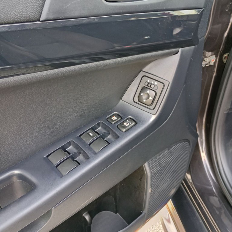 2012 Mitsubishi Lancer Image 12