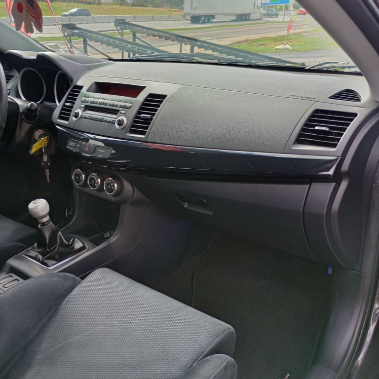 2012 Mitsubishi Lancer Image 21