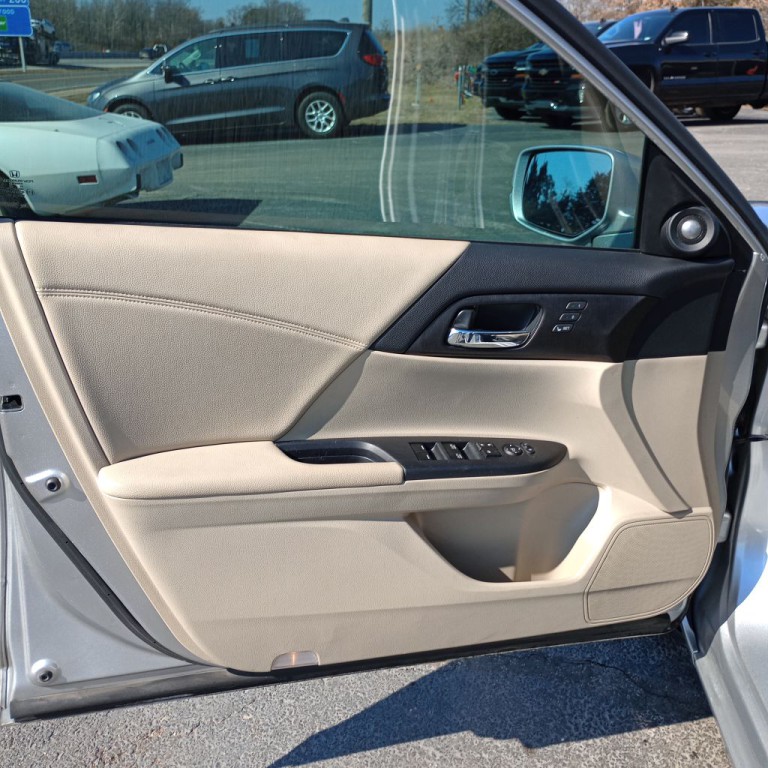 2015 Honda Accord Image 11