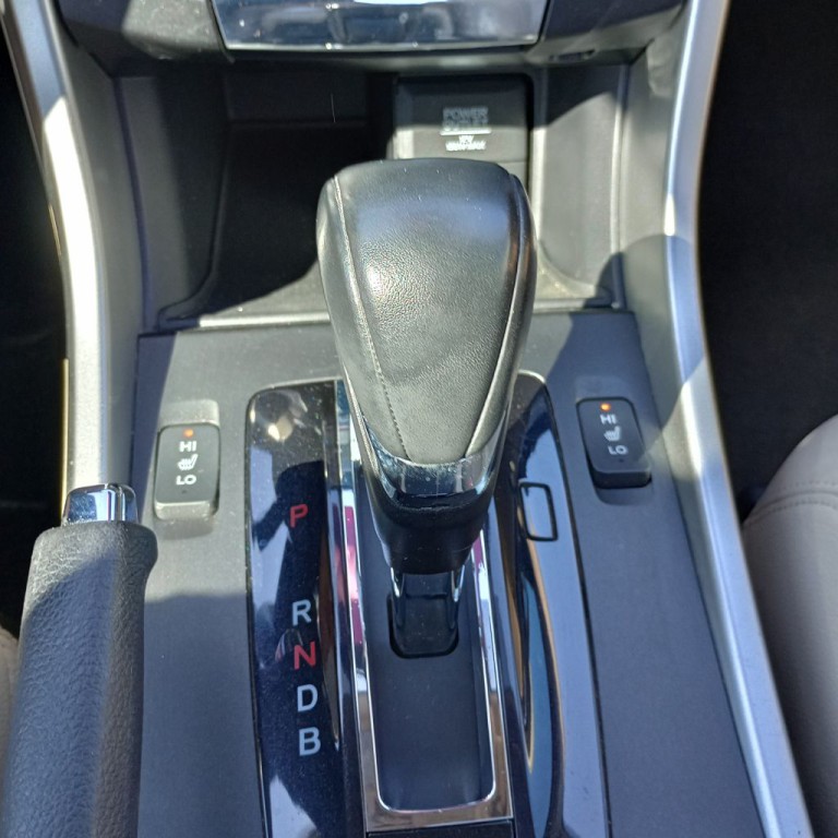 2015 Honda Accord Image 14