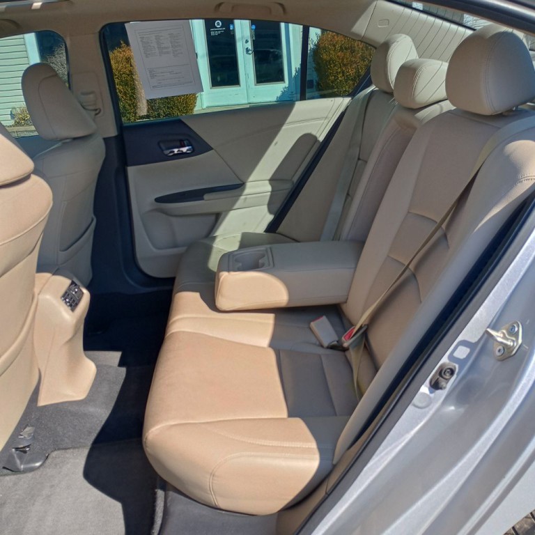 2015 Honda Accord Image 18