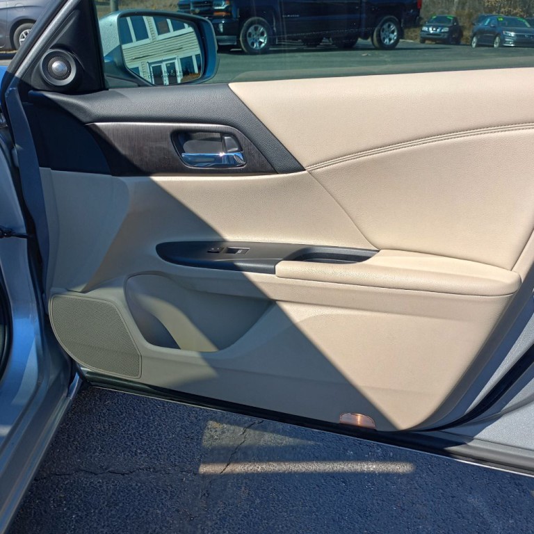 2015 Honda Accord Image 23