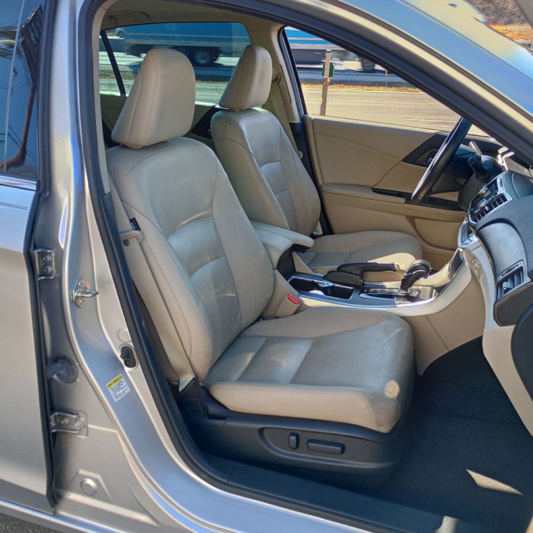 2015 Honda Accord Image 24