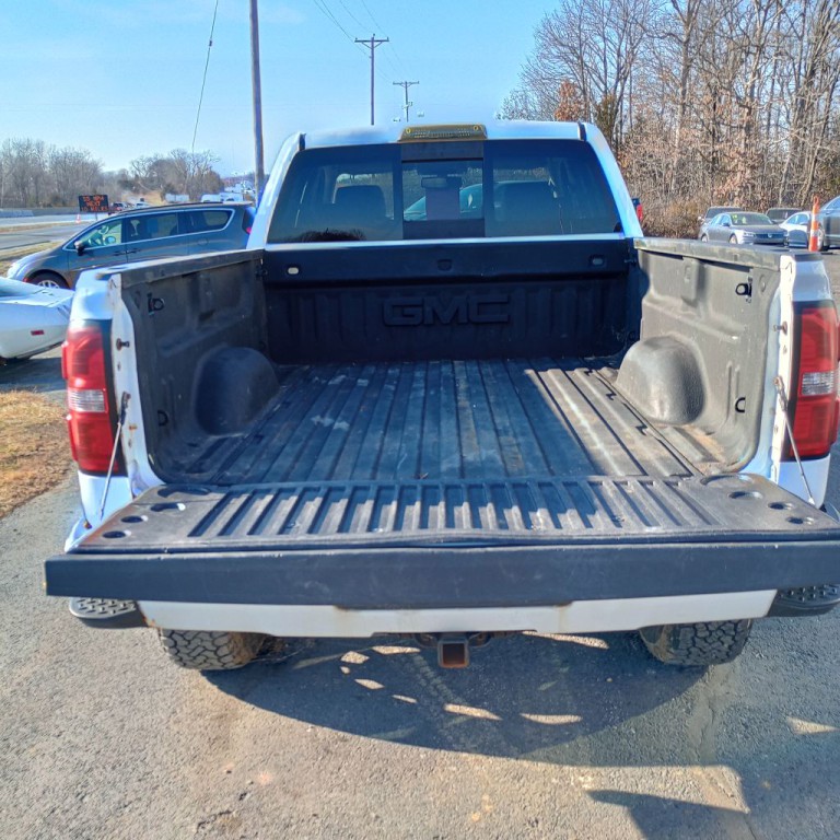 2015 GMC Sierra Image 18