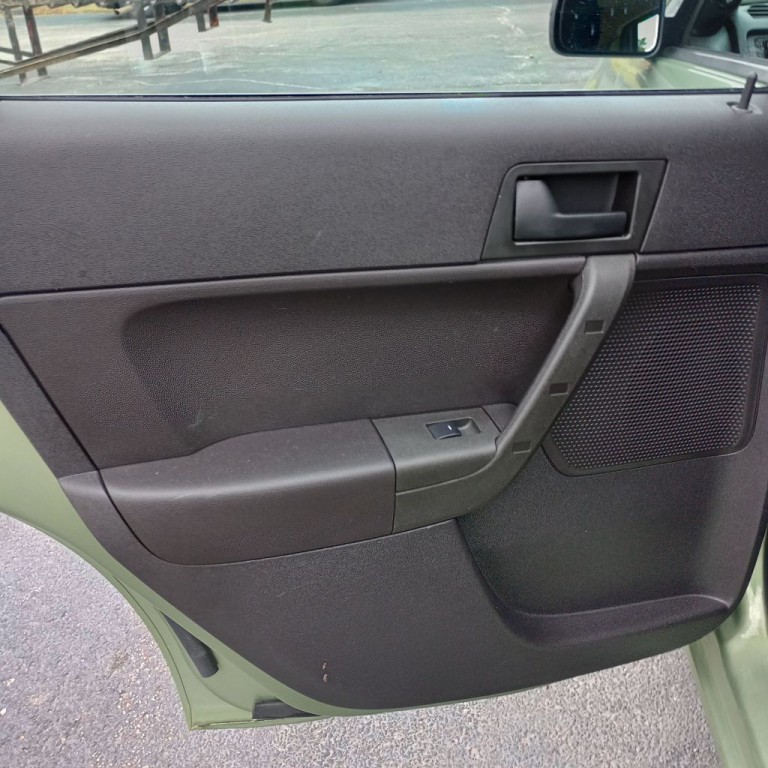 2008 Ford Focus Image 16