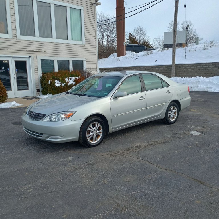 2004 Toyota Camry Image 1