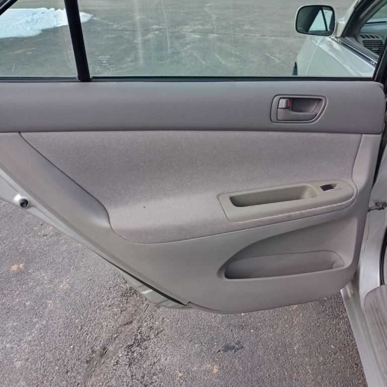 2004 Toyota Camry Image 15