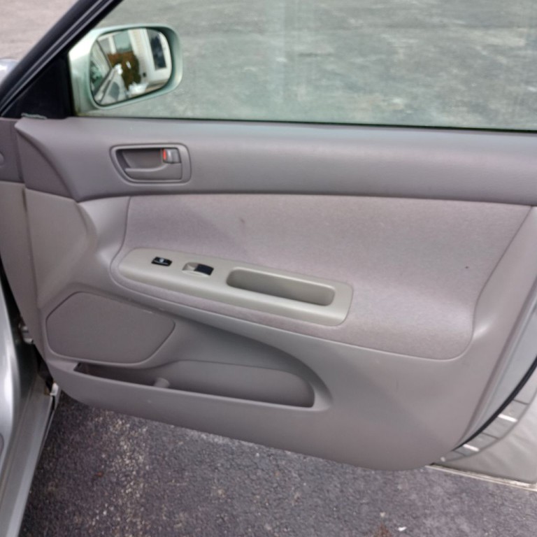 2004 Toyota Camry Image 21