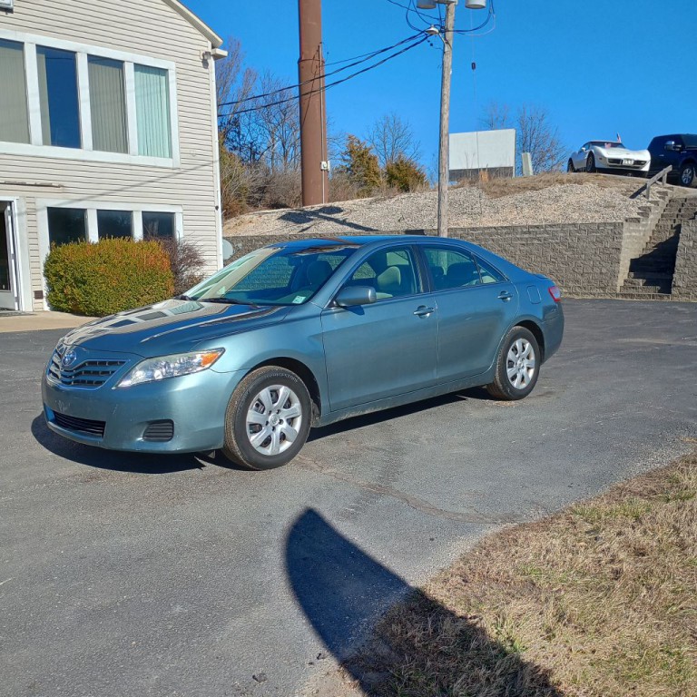 2010 Toyota Camry Image 1