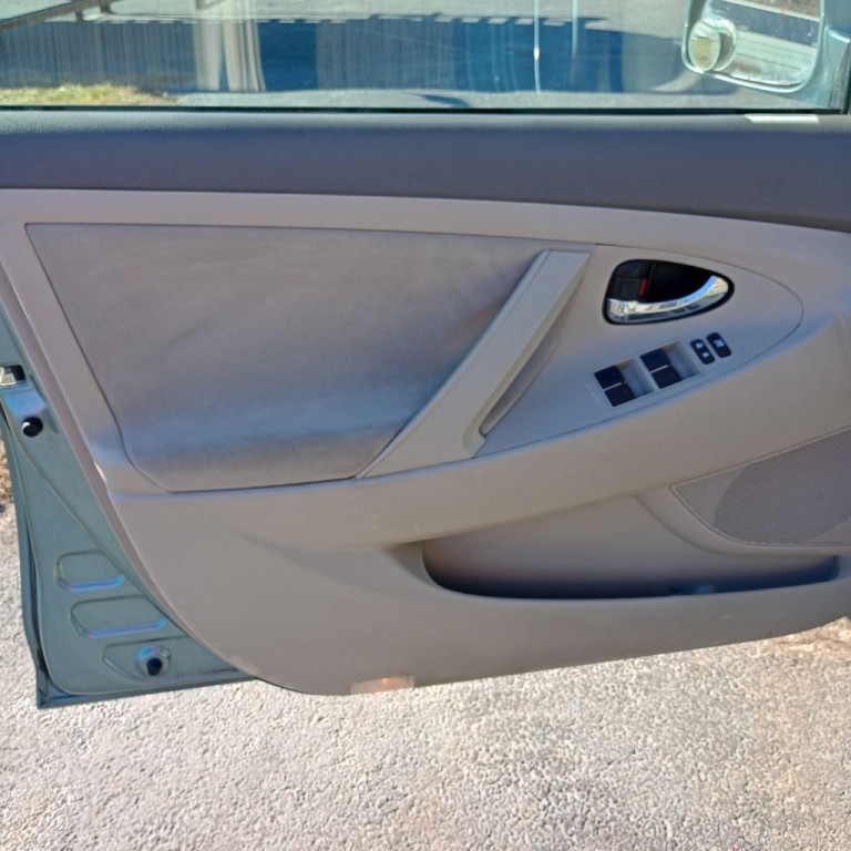 2010 Toyota Camry Image 11