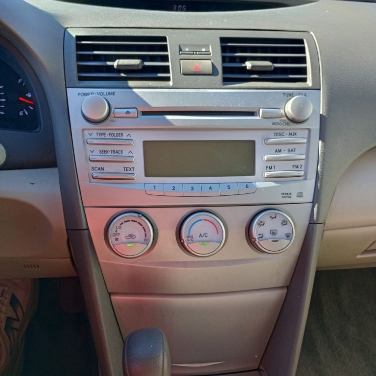 2010 Toyota Camry Image 13