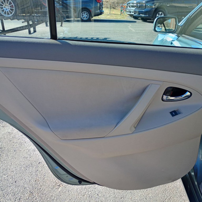 2010 Toyota Camry Image 15