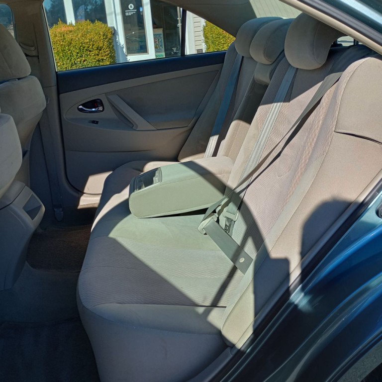 2010 Toyota Camry Image 16