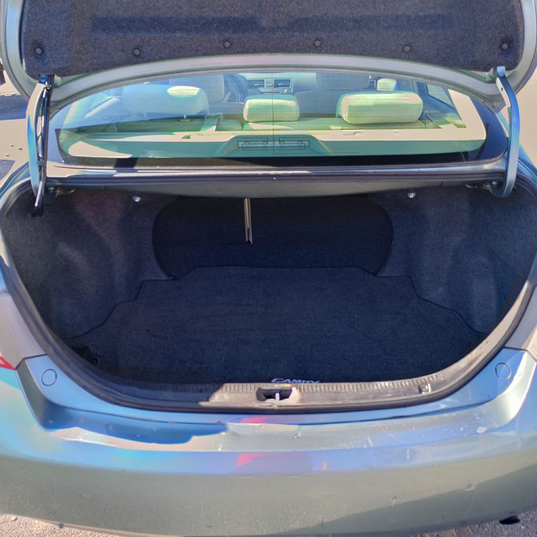 2010 Toyota Camry Image 17