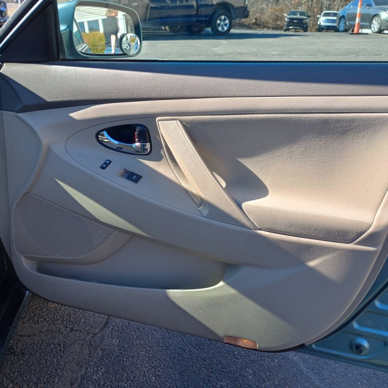 2010 Toyota Camry Image 20