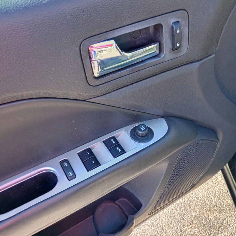 2011 Ford Fusion Image 12