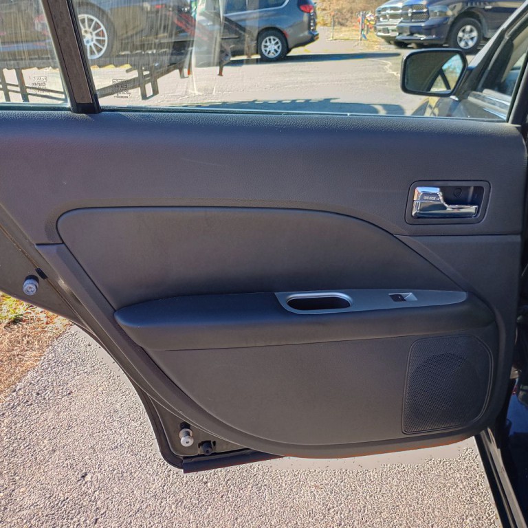 2011 Ford Fusion Image 16