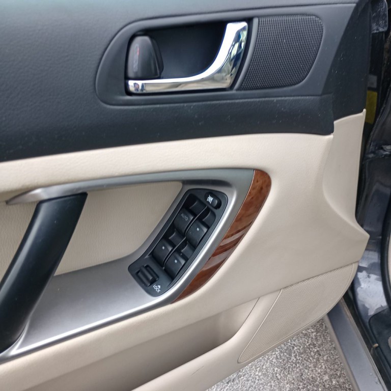 2008 Subaru Outback Image 12