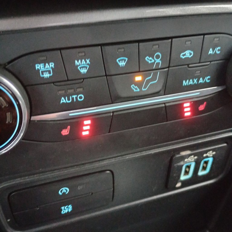 2020 Ford Econoline Image 14