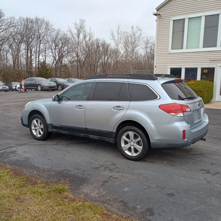 2014 Subaru Outback Image 3