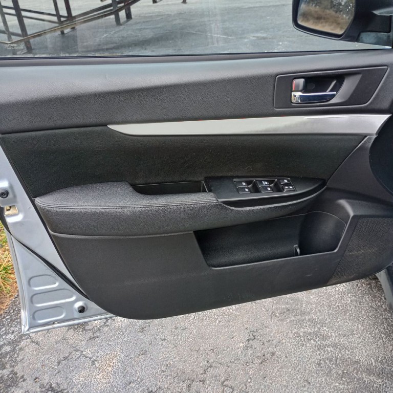2014 Subaru Outback Image 11